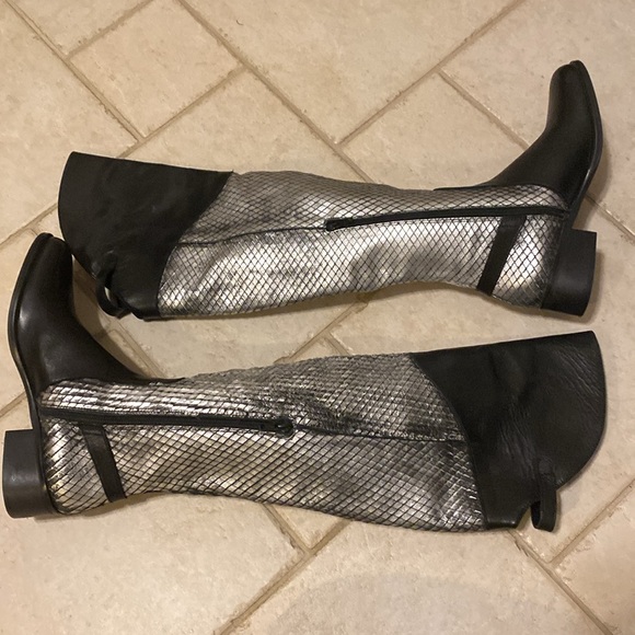 VERA GOMMA WOMEN’S BLACK/SILVER LEATHER BOOTS SIZE 38 - Picture 4 of 15